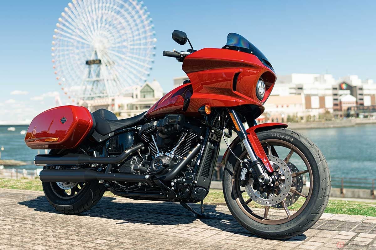 ハーレーダビッドソン「LOW RIDER ST」(2025年型)が「LOW RIDER S」のツーリングバージョンとして販売開始されたのは2022年から。各部の変更を受けた2025年型は2-1式マフラーを採用