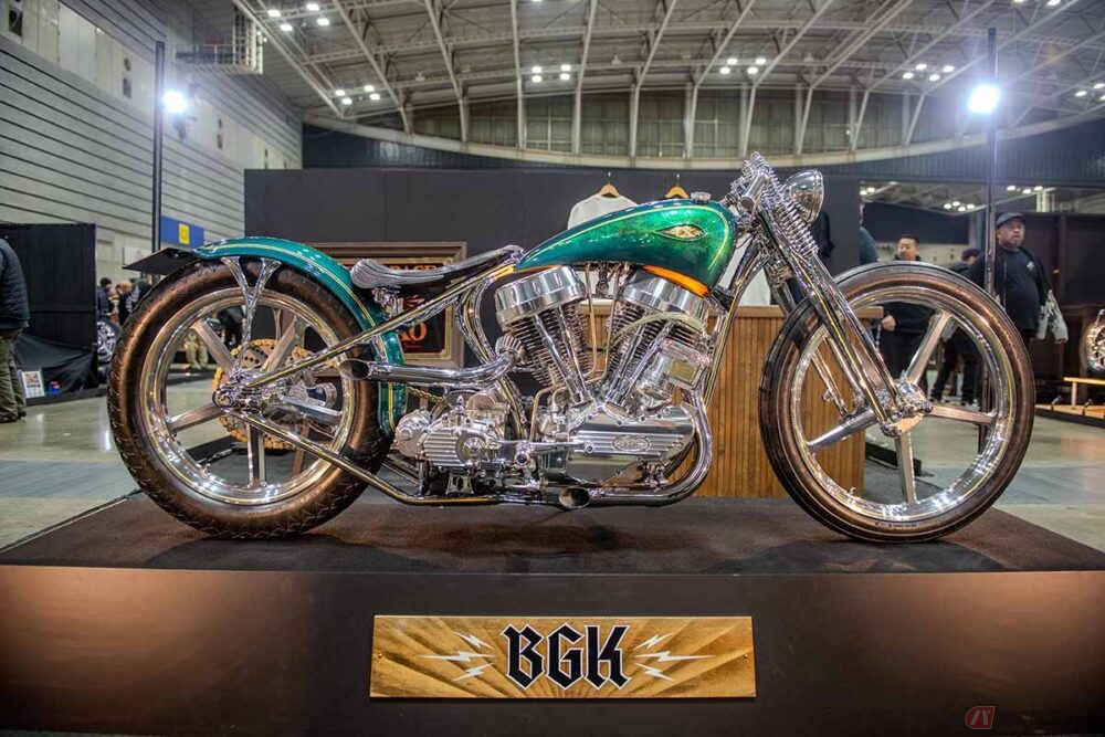 Go with MOON 25年 Anniv 横浜ホットロッドカスタムショーの本 日本最大級の“カスタムカー／バイクイベント”に警察登場!? ムーン