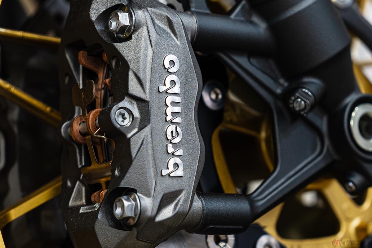 ラジアルマウント方式のブレーキキャリパー。写真はヤマハ「XSR900 GP」のフロントブレーキ