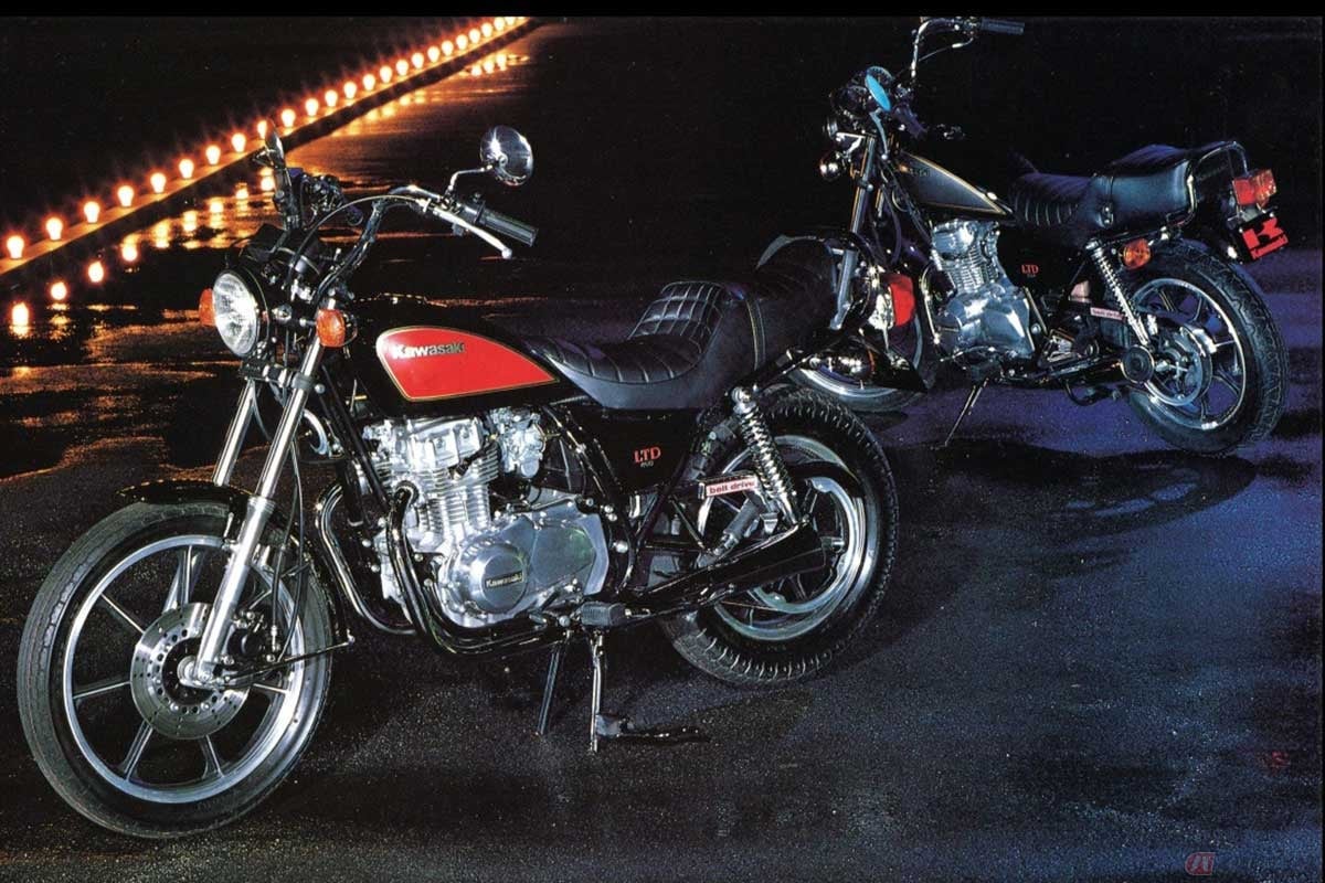1982年に発売された、後輪をコグドベルトで駆動する「Z400LTD Twin-Beltdrive」(手前)と「Z250LTD Twin-Beltdrive」(奥)