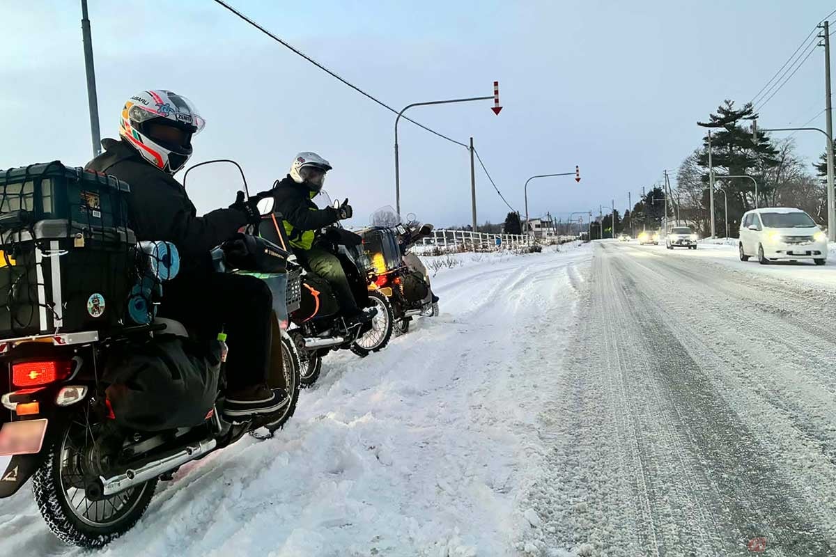 大晦日と元旦は北海道の最北端、宗谷岬で過ごすために走るライダーを直撃。どんな装備が必要なのか取材した
