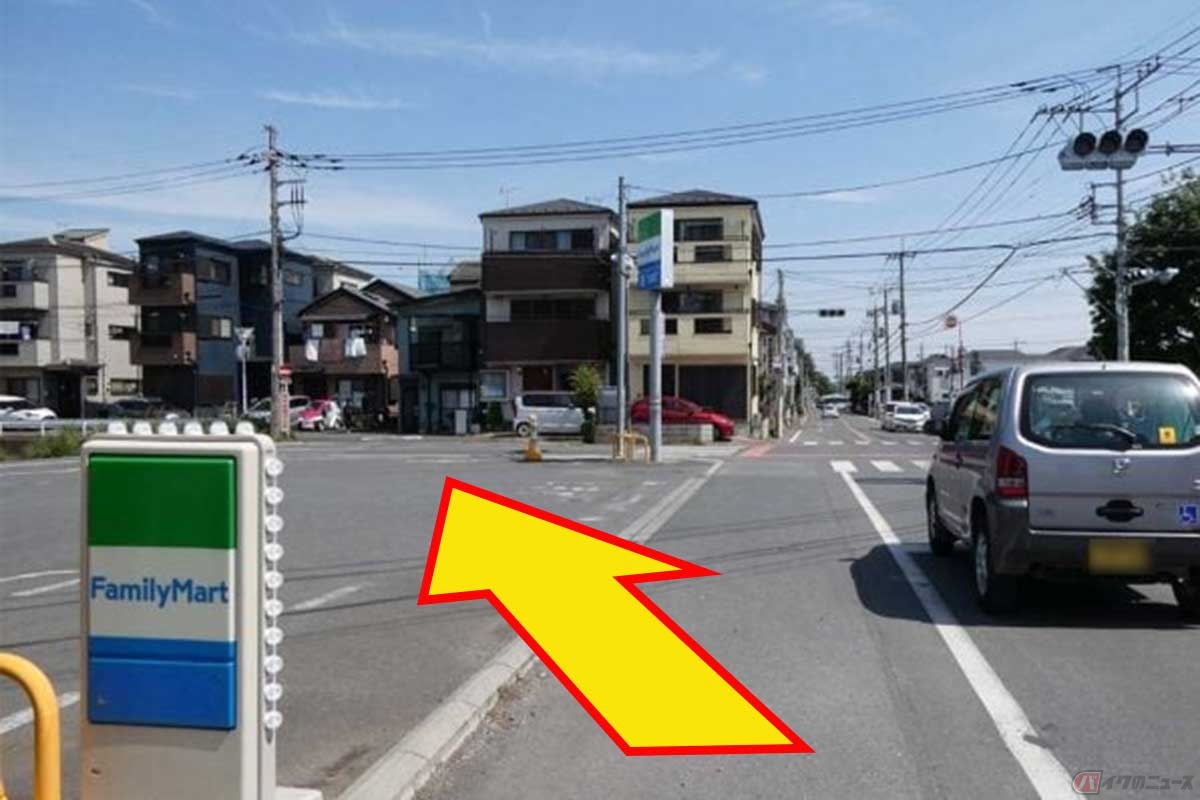 「コンビニワープ」は交差点にある駐車場を利用して赤信号を回避して左折する行為