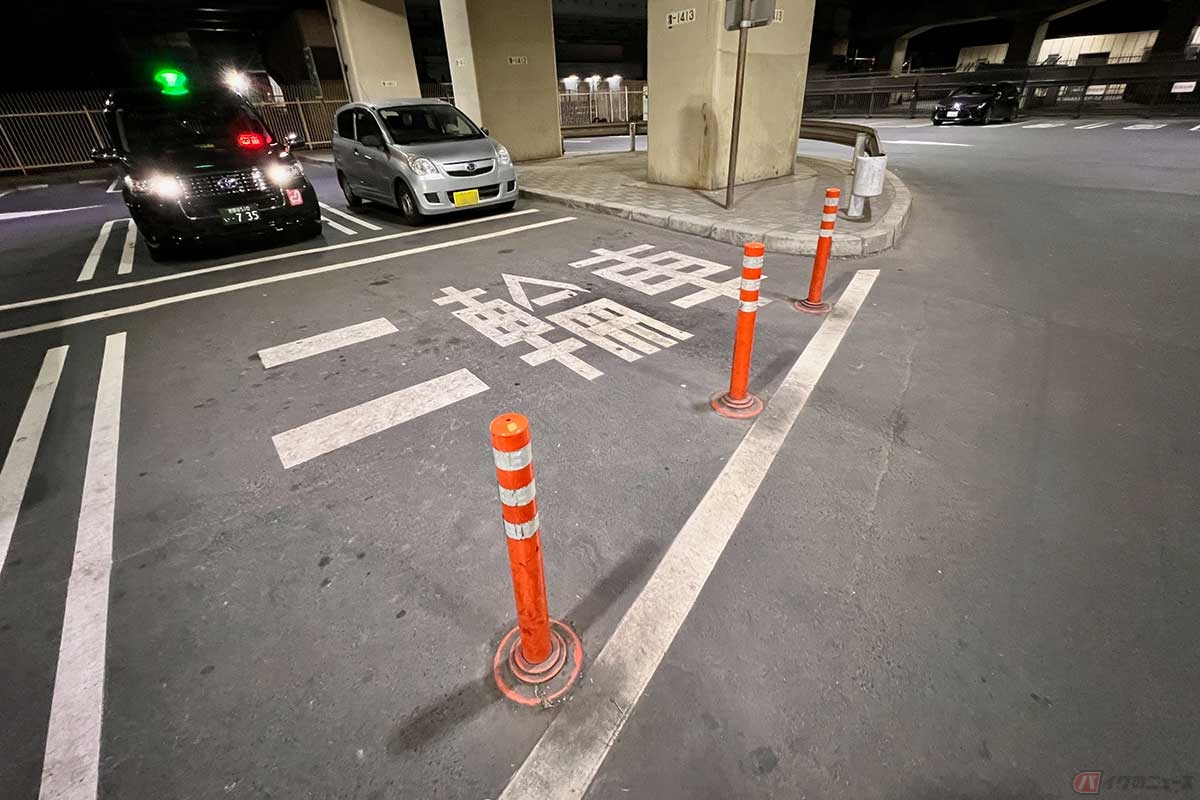 2輪専用の駐車スペースも確保されている