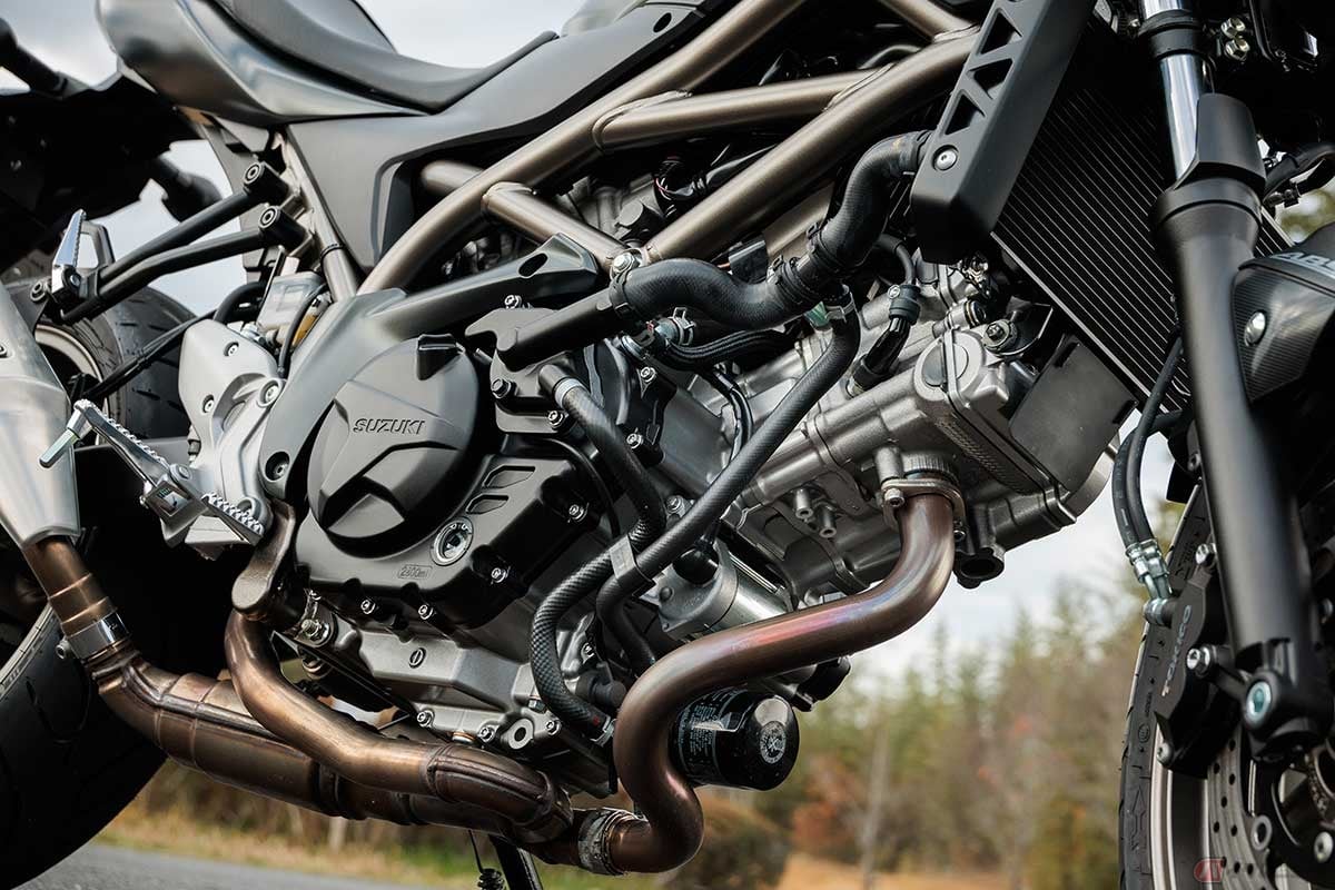 スズキ「SV650」が搭載する排気量645ccの水冷90°V型2気筒エンジン