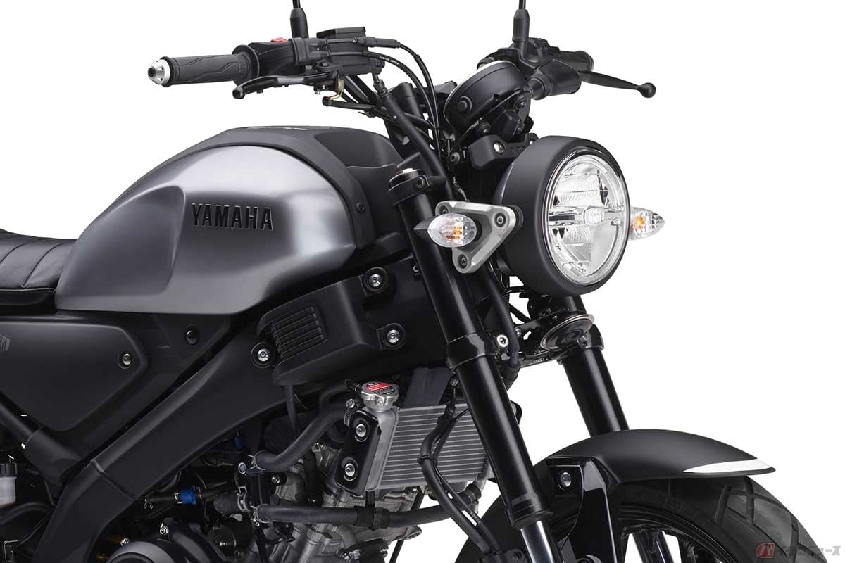 ヤマハ「XSR125」カラー:シルバー