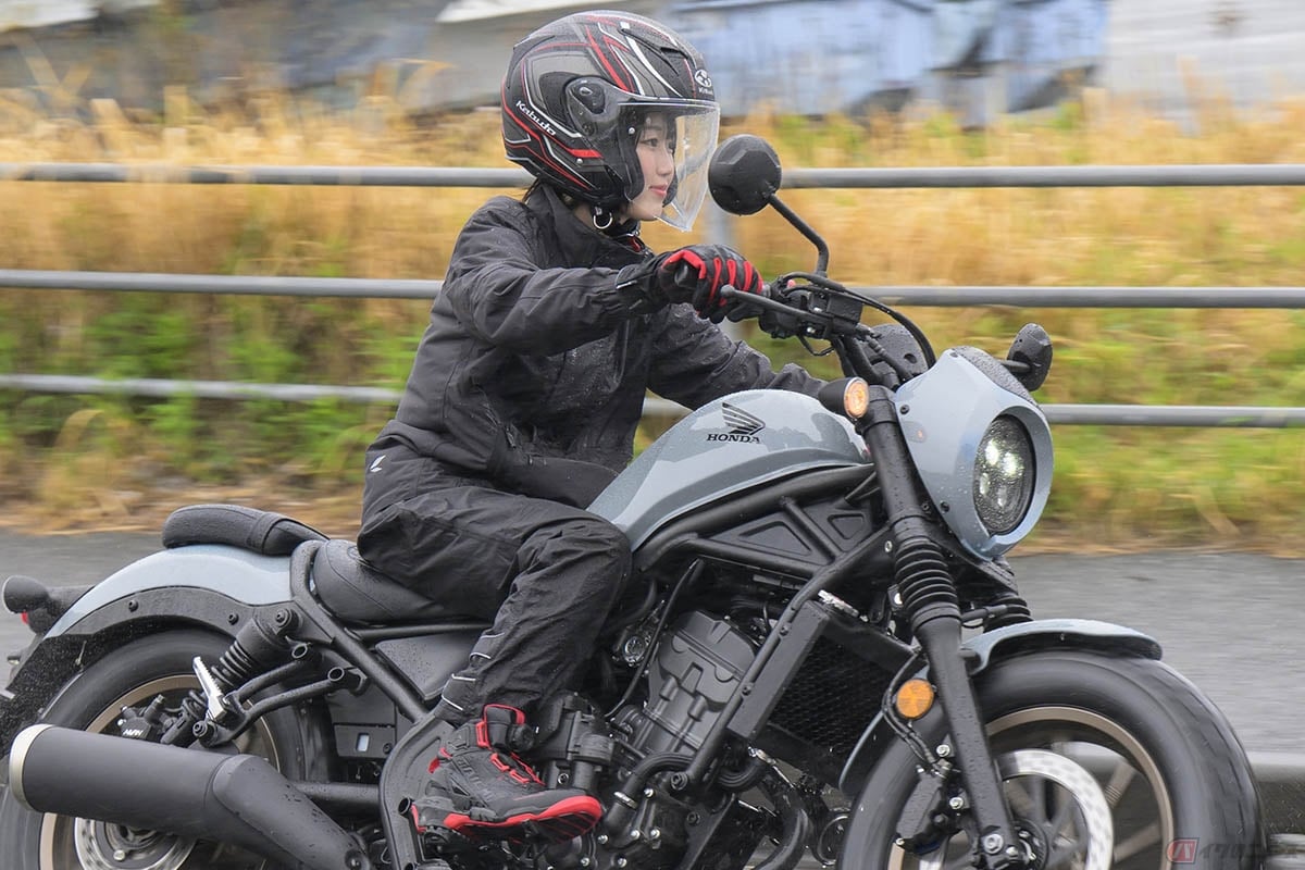 バイクの基本となるライディングフォーム「リーンウィズ」