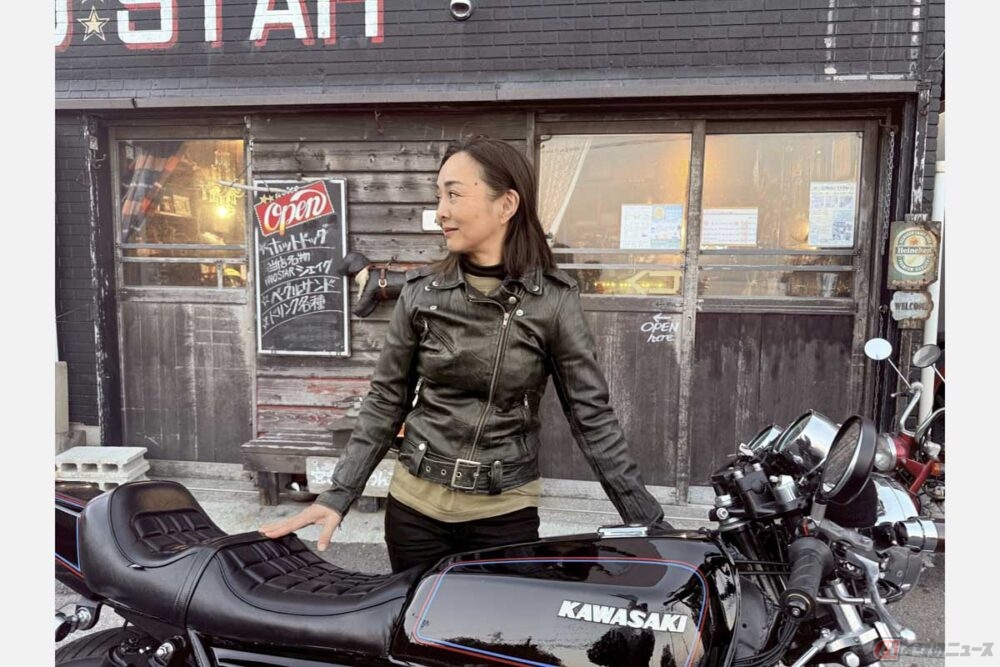カワサキ乗りの女性ライダー