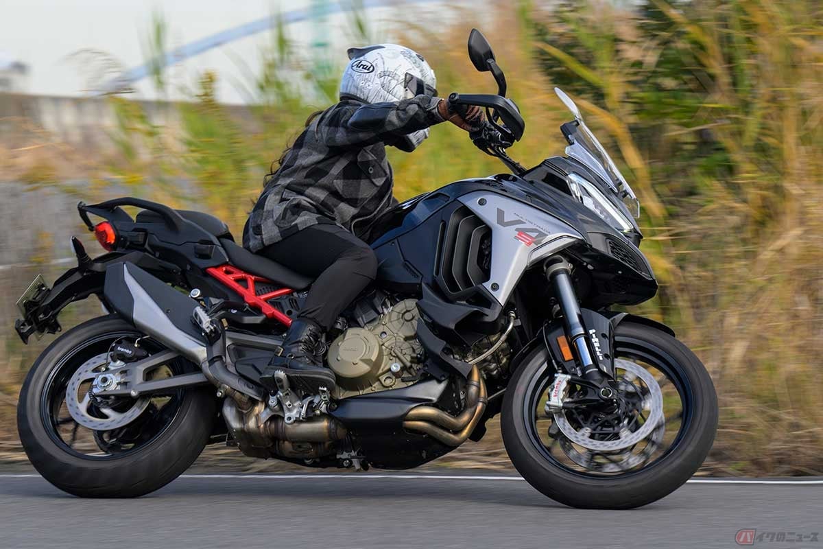 「調子に乗ると危ないかも」……ドゥカティ「Multistrada V4 S」に試乗する高梨はづきさん