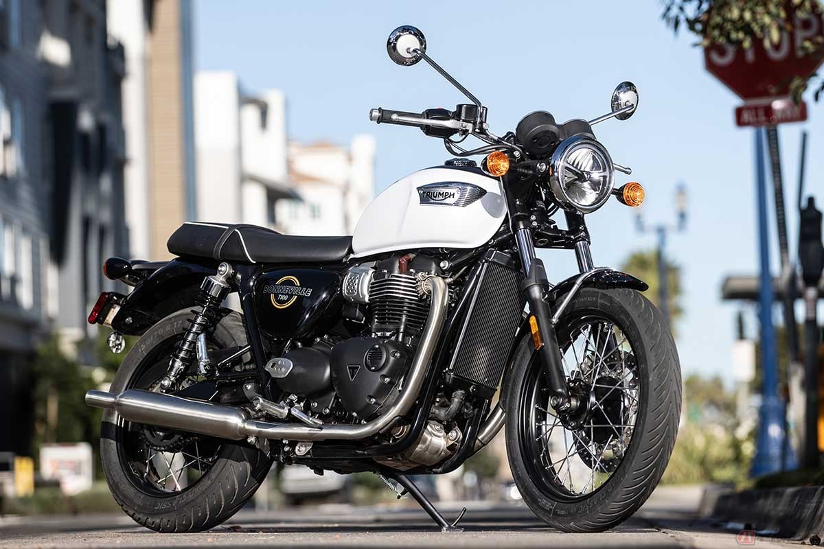 クラシカルな雰囲気でまとめられたスタイリング。1960~1970年代に世界を席巻したトライアンフの力を現代の技術とセンスで再現しています