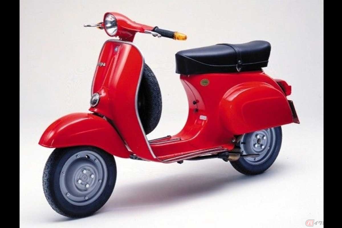 スチール製モノコックボディを採用するベスパ「50S」（1963年～）