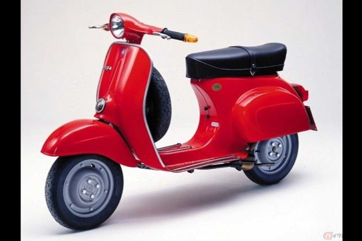スチール製モノコックボディを採用するベスパ「50S」(1963年~)