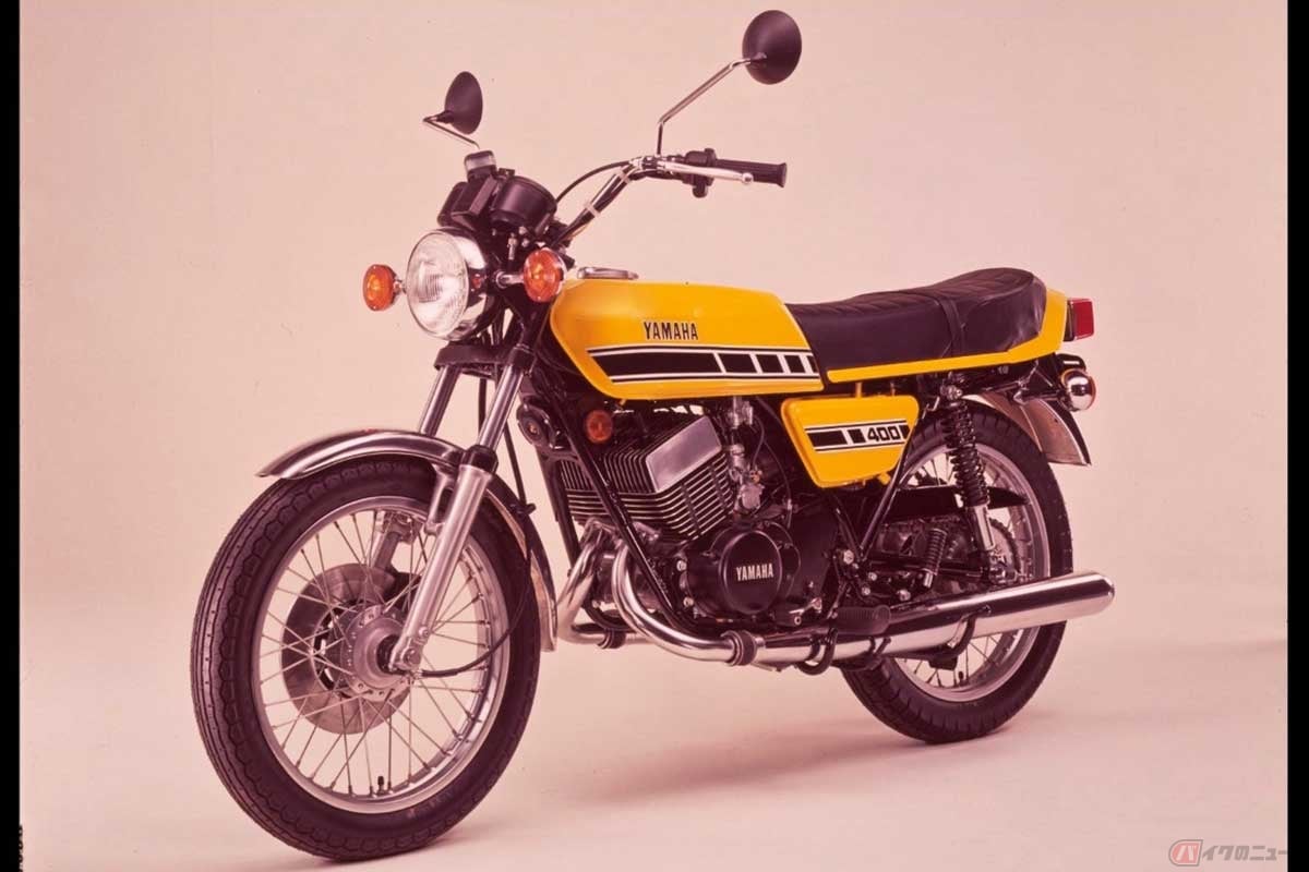 おそらく市販モデルで最初にUSインターカラーを纏った「RD400-II」(1977年)