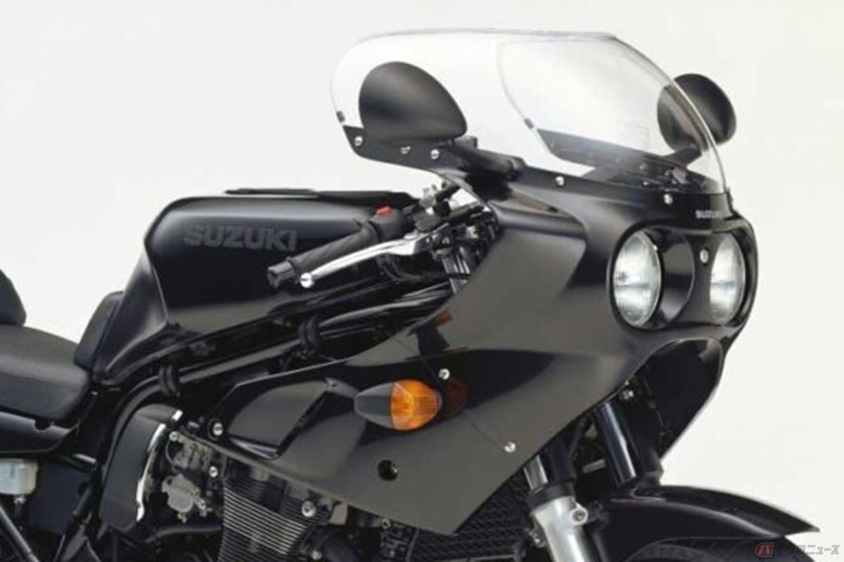 スズキ「GS1200SS」(2001年)は、1980年代の耐久レーサーをイメージさせる丸く大きなカウリングや2眼ヘッドライトが特徴