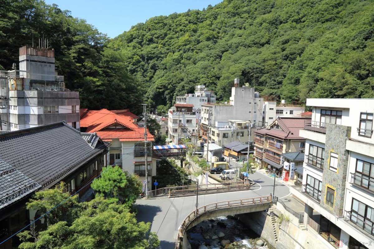 湯治場として知られる「下部温泉」も身延町内にあります