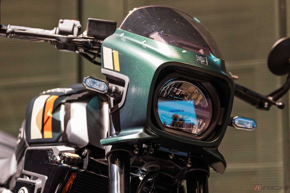 ヘッドライトカウルがカッコイイ!! ついに発売されたスズキ新型