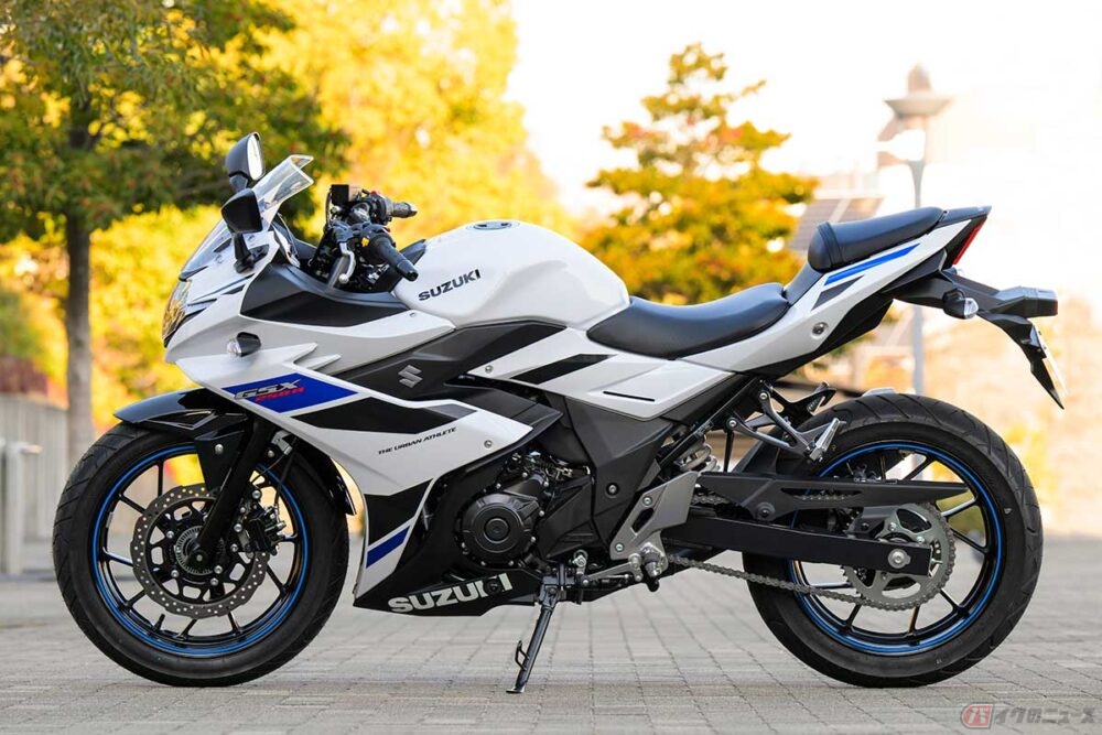 gsx250r カウル一式 ホワイト/ブラック バイクって楽しい」と思わせてくれるフルカウルスポーツ！ スズキ