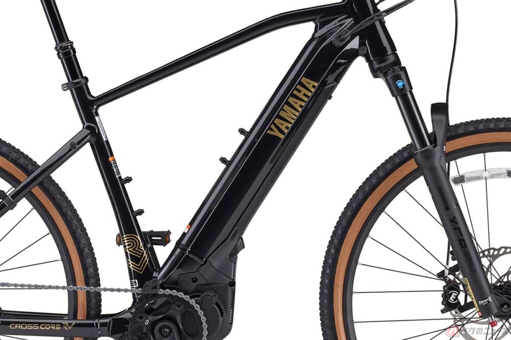 完成車38万円!! ヤマハの新型スポーツe-BIKE「CROSSCORE RV」艶感