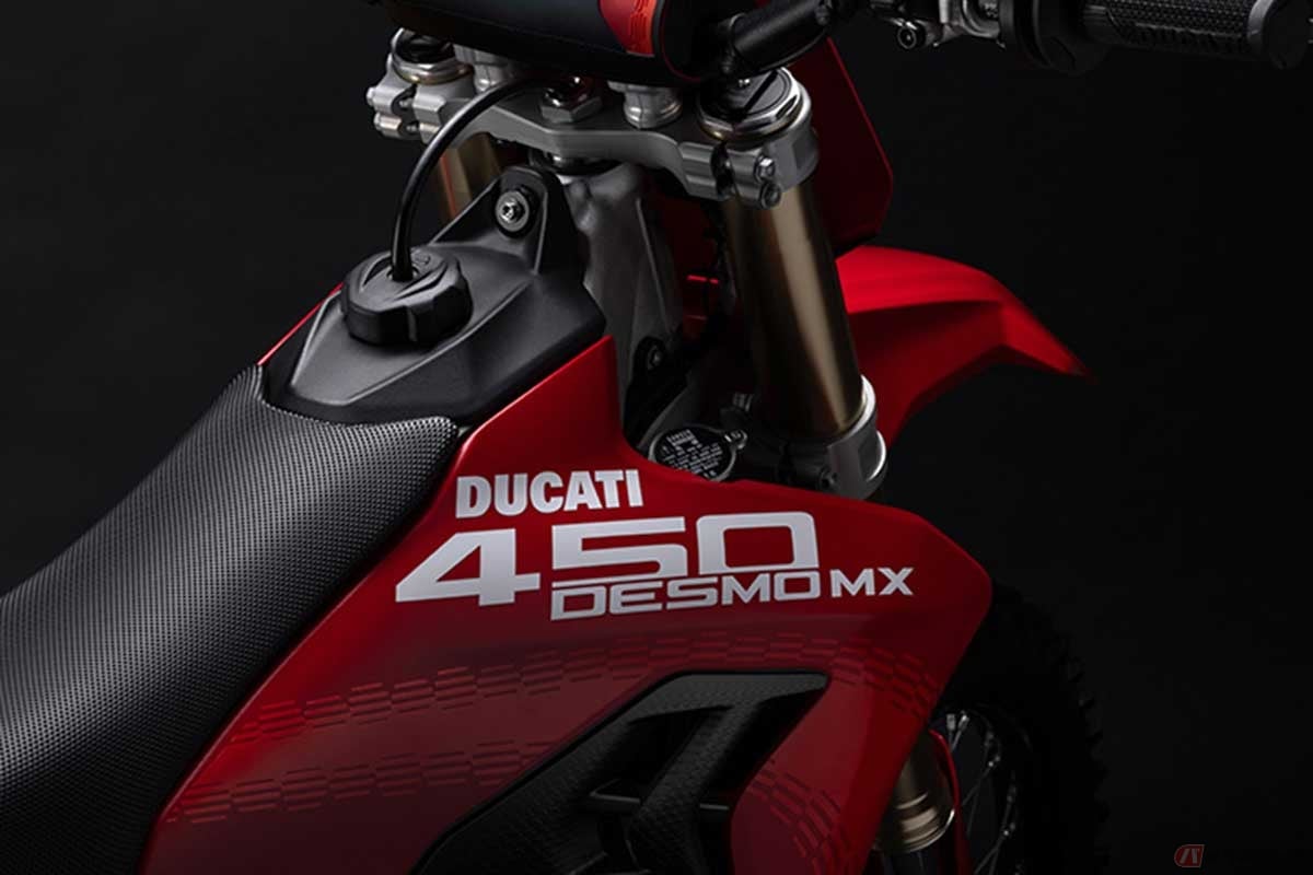 ドゥカティ初の新型モトクロスマシン「Desmo450 MX」