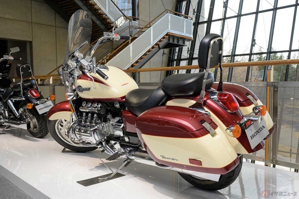 対向6気筒エンジン搭載!!「他のバイクと比べるのは意味がない」排気量