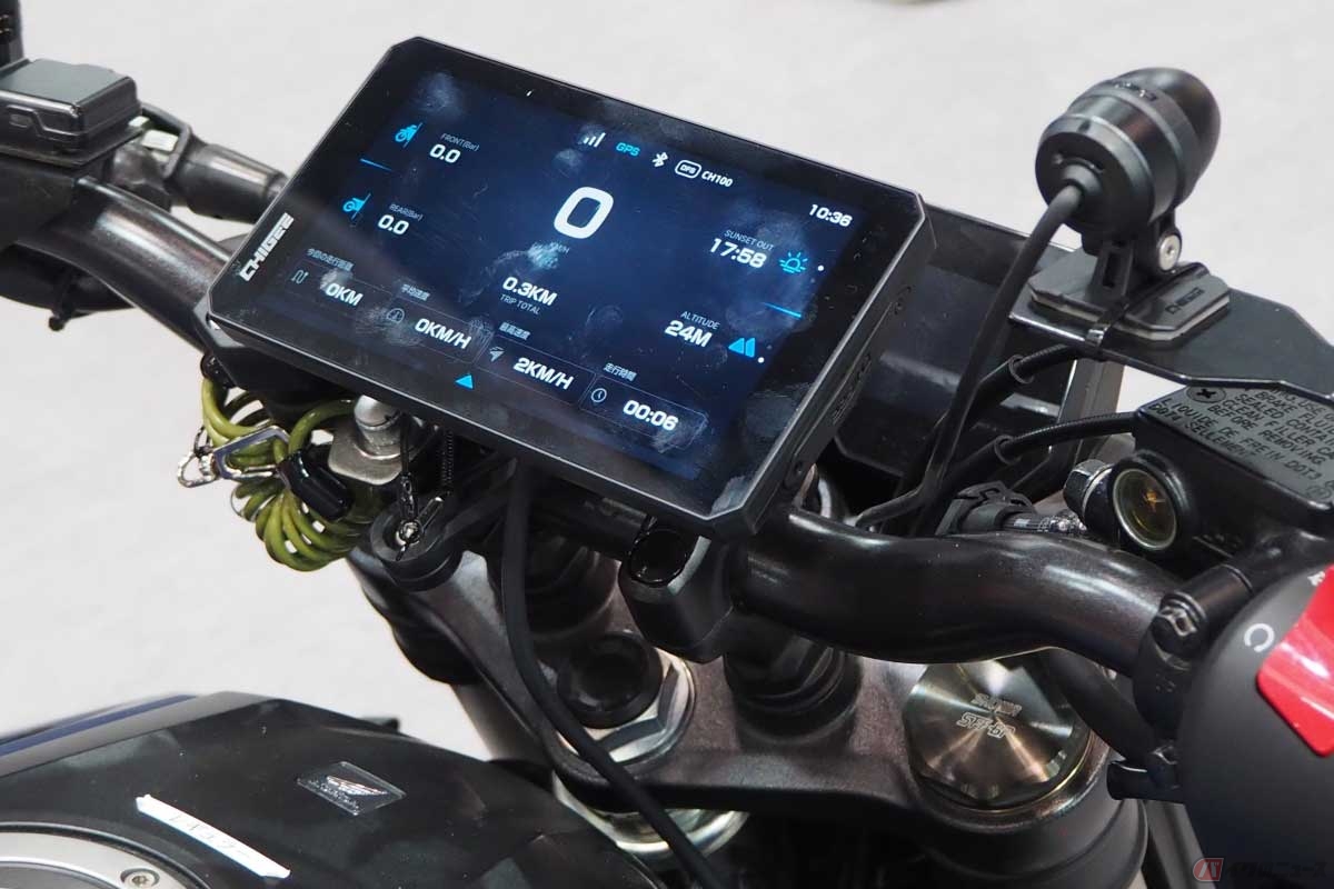 スマートフォンとミラーリングし、タッチ操作が可能なスマートモニター