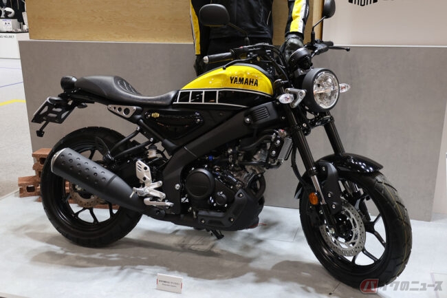 YAMAHA XSR155 銀 エンジン始動動画 自賠責保険で乗れます 半額配送キャンペーン 期間限定 現状渡し諸経費￥0- 横浜 P-Yard XSR155】納車引取り編 40年振りのRZと再会か？ - YouTube