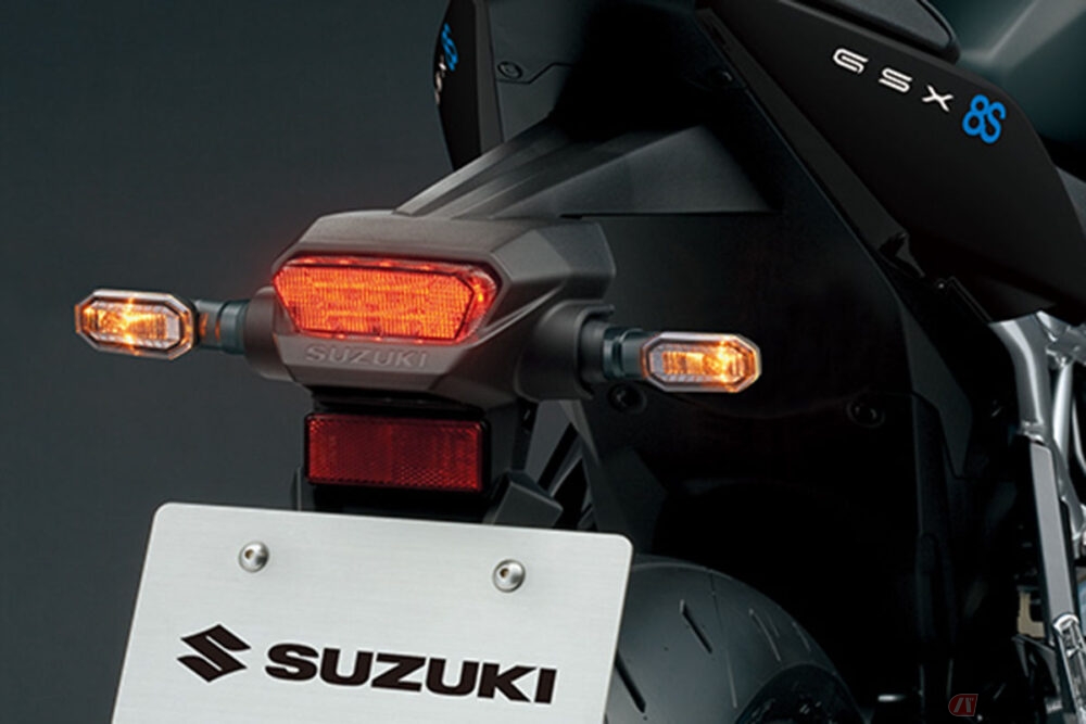 若い世代から人気上昇中？ 機能美を強調するスズキ「GSX-8S」2026年
