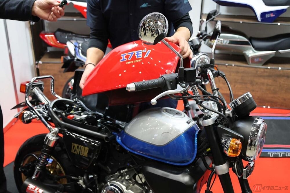 価格約15万円でホンダの原付「モンキー125」が「ヨンフォア」風に!? CB
