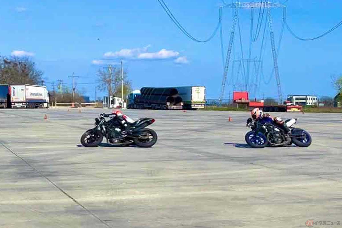 駐車場を使ったジムカーナのようなトレーニングも行いました