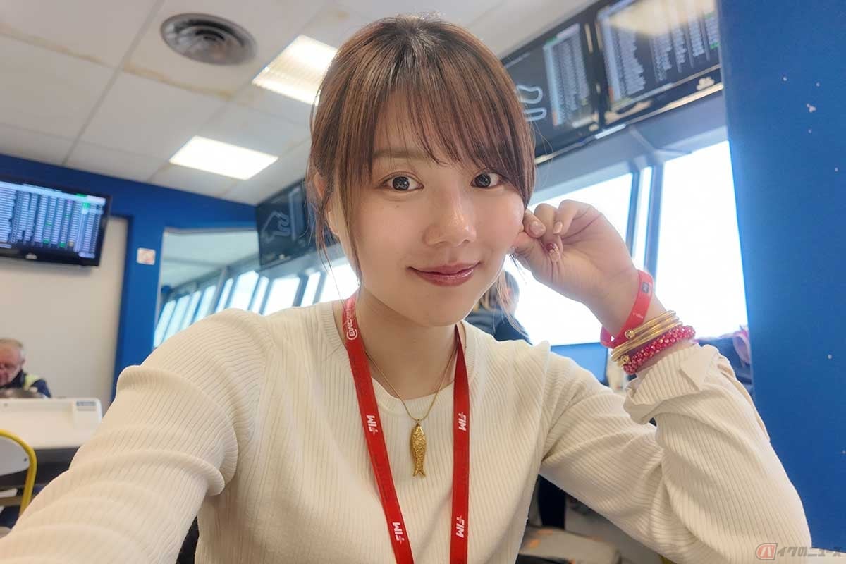 2025年に初めて現地でEWCを観戦した、バイク好き女優の小野木里奈さん