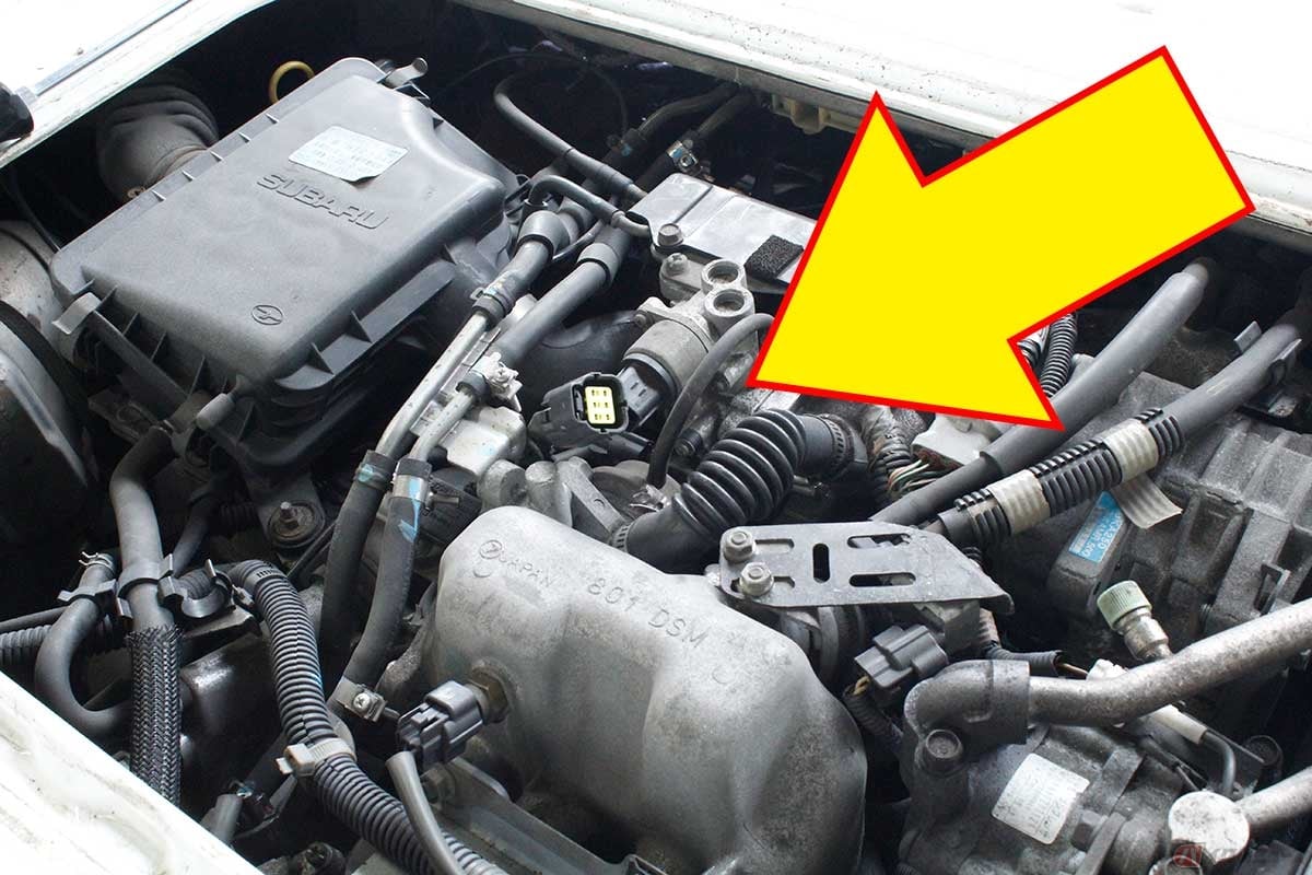 日増しにコンディションアップしている「白帽」こと、元「赤帽運送」仕様車です。しかし、エンジン冷間時に時々発生する失速感が気になりました。そこで、経験豊富なプロメカニックに相談しました