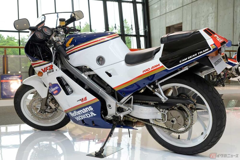 400ccクラスが沸いていた時代 市販車で「プロアーム」初採用!! ホンダ