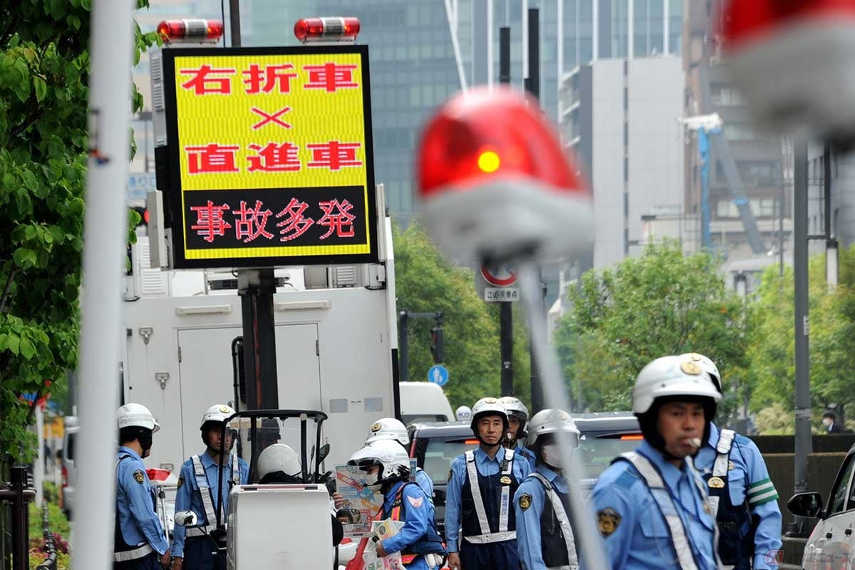 ライダーが「右直事故」の回避に努力するだけで、事故リスクが大きく減少する。それほど多い(写真=中島みなみ)