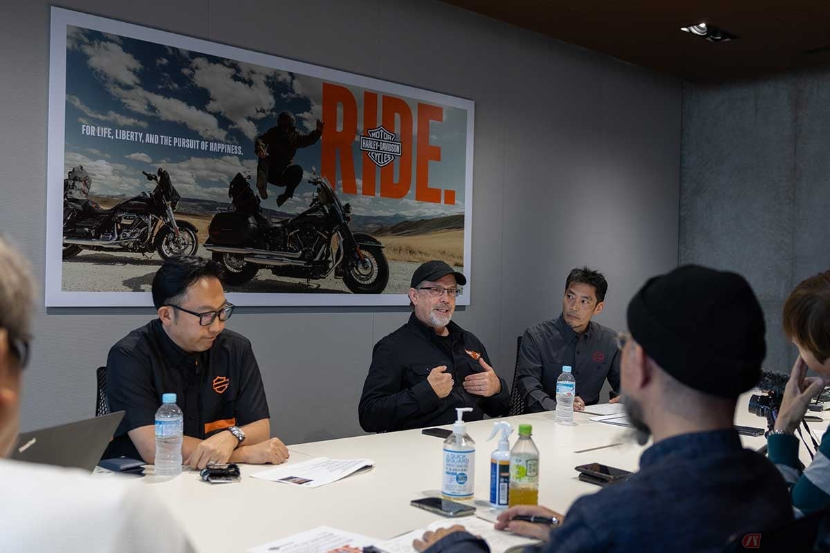 新たなグローバルブランドプラットフォーム『RIDE』について、その想いを語る応えるビル・ダビッドソン氏