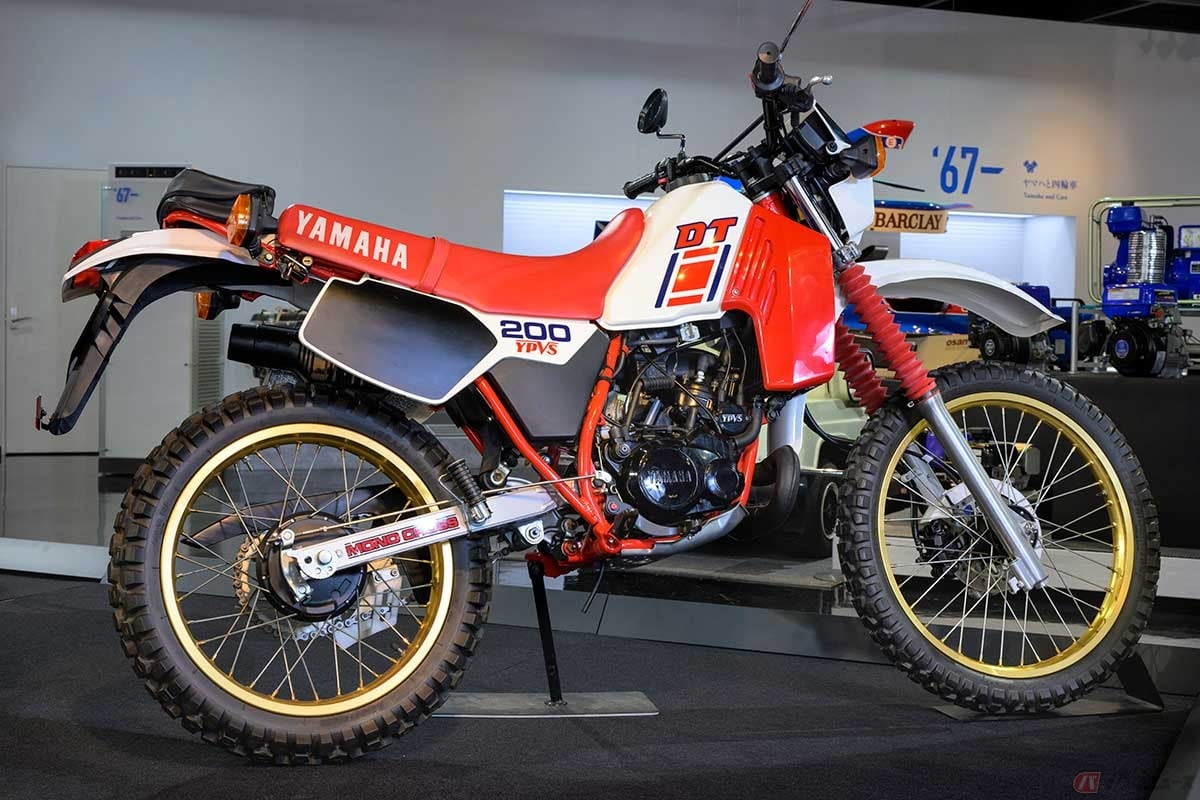 最高出力30PSで車重99kgという驚異のスペックで、独自の2ストローク200ccカテゴリーを切り開いた