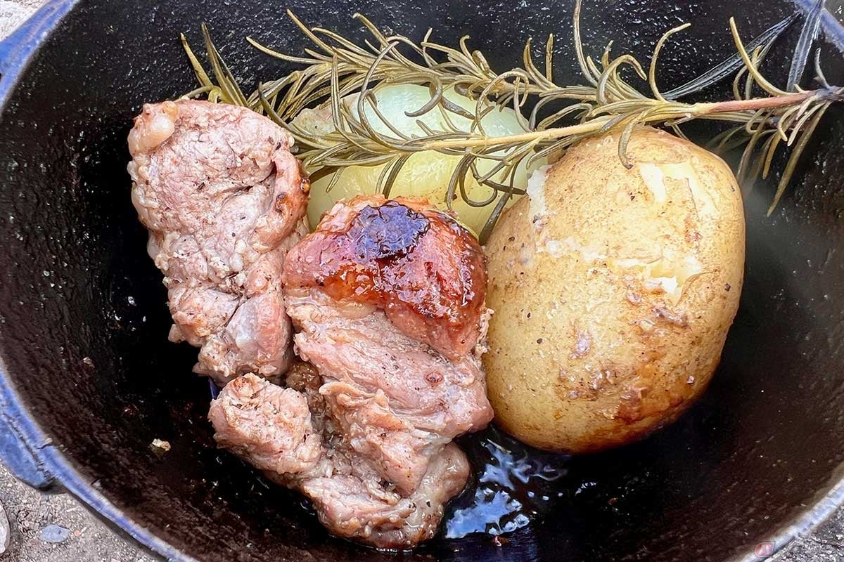 とてもシンプルな食材と味付けで、非常に満足度が高い「ポットロースト」。ジャガイモや玉ねぎの食べ応えもあり、主食は不要だった