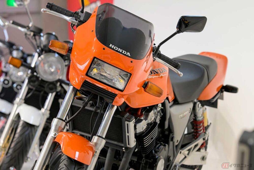 日本のライダーを育てた歴史的名車!! 再び走り出したホンダ「スーパー