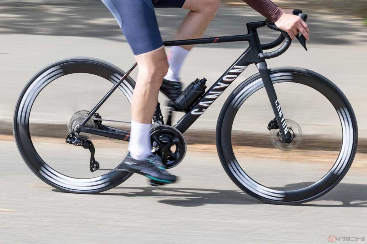 CANYON「ULTIMATE CFR ENVE EDITION」は、どんな場面でも万能に走れる日本限定仕様の「ULTIMATE CFR」シリーズ最上位モデル