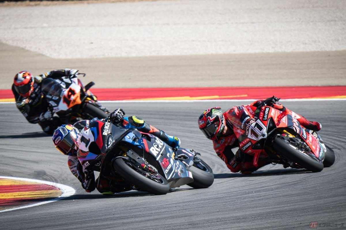 市販車ベースで戦うスーパーバイクレース（SBK）では、レースを主催するFIMが認証したホモロゲーションマシンが参戦する