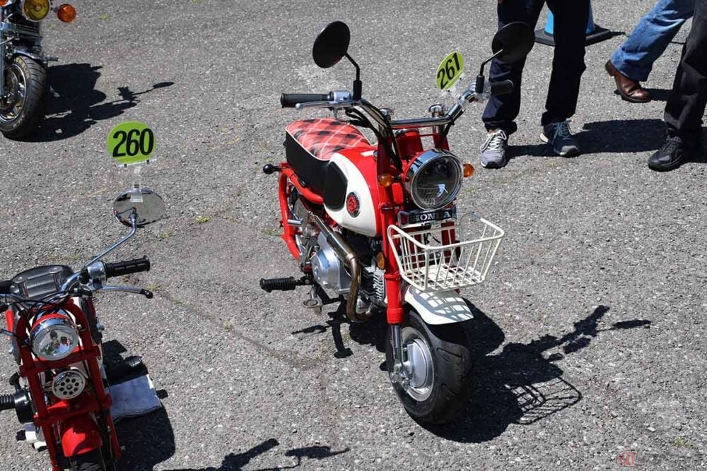 受注を一時停止」するほどの人気!? ホンダ「モンキー」の集いに現れた