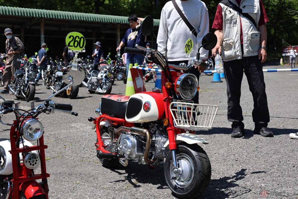 受注を一時停止」するほどの人気!? ホンダ「モンキー」の集いに現れた
