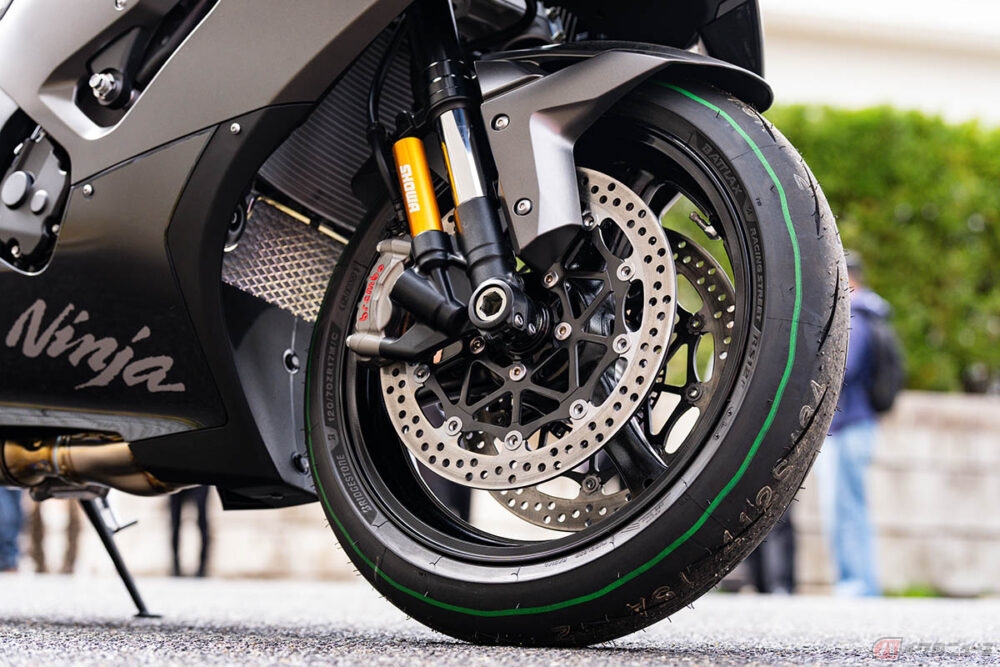 真のチャンピオンに相応しいマシン」!! カワサキ新型「Ninja ZX-10R