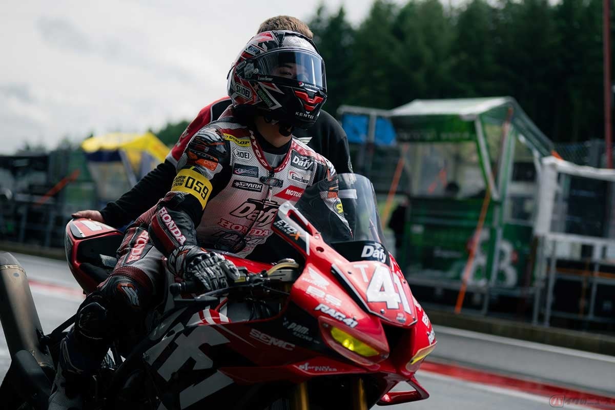 「FIM 世界耐久ロードレース選手権(EWC)」第2戦「スパ8時間耐久レース」の予選に臨む石塚健選手