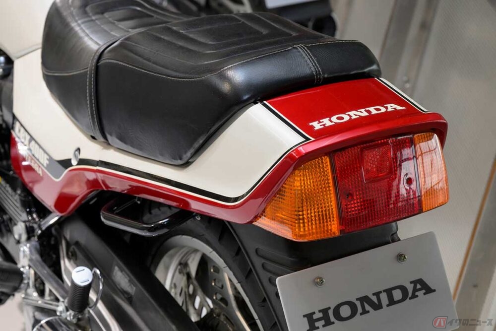 フェアリング標準装備は国内初!? ホンダ「CBX400Fインテグラ」 じつは