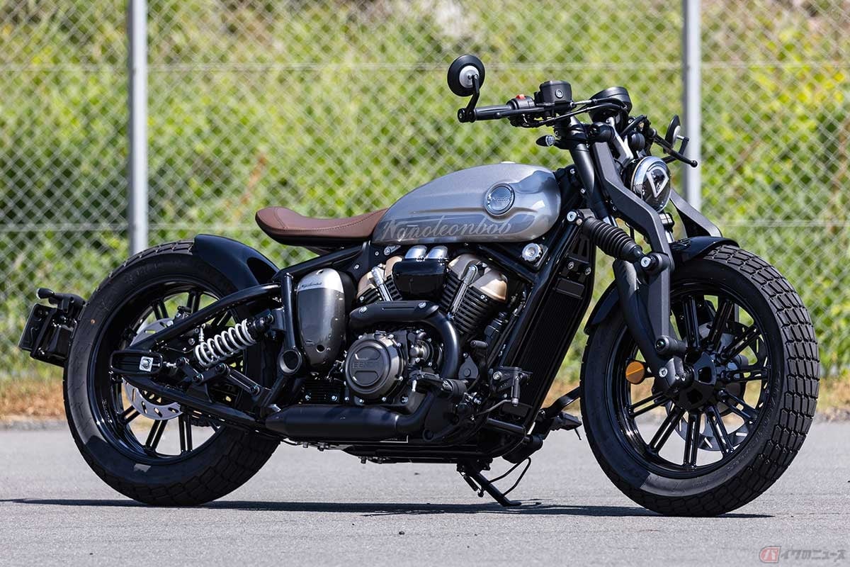高梨はづきさんが試乗した、BENDA「NAPOLEON BOB 250」価格(消費税10%込み)84万7000円