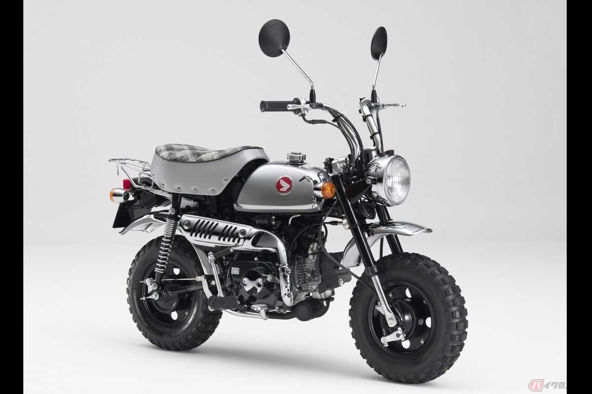 モンキー発売50周年記念、そして実質的に50ccモンキーの最終モデルとして、限定500台の「モンキー・50周年スペシャル」を2017年7月21日から商談受付開始。4万5000件を超える申し込みがあり、公開抽選会が行われた