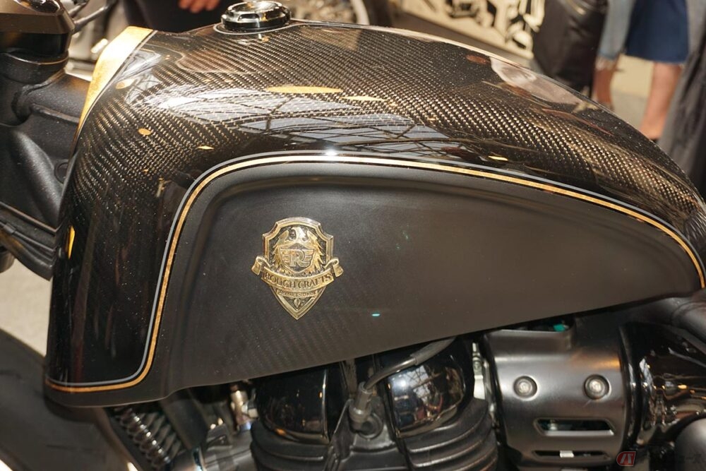 日本人ビルダーの「エンジン2機掛け」カスタムバイクに注目集まる