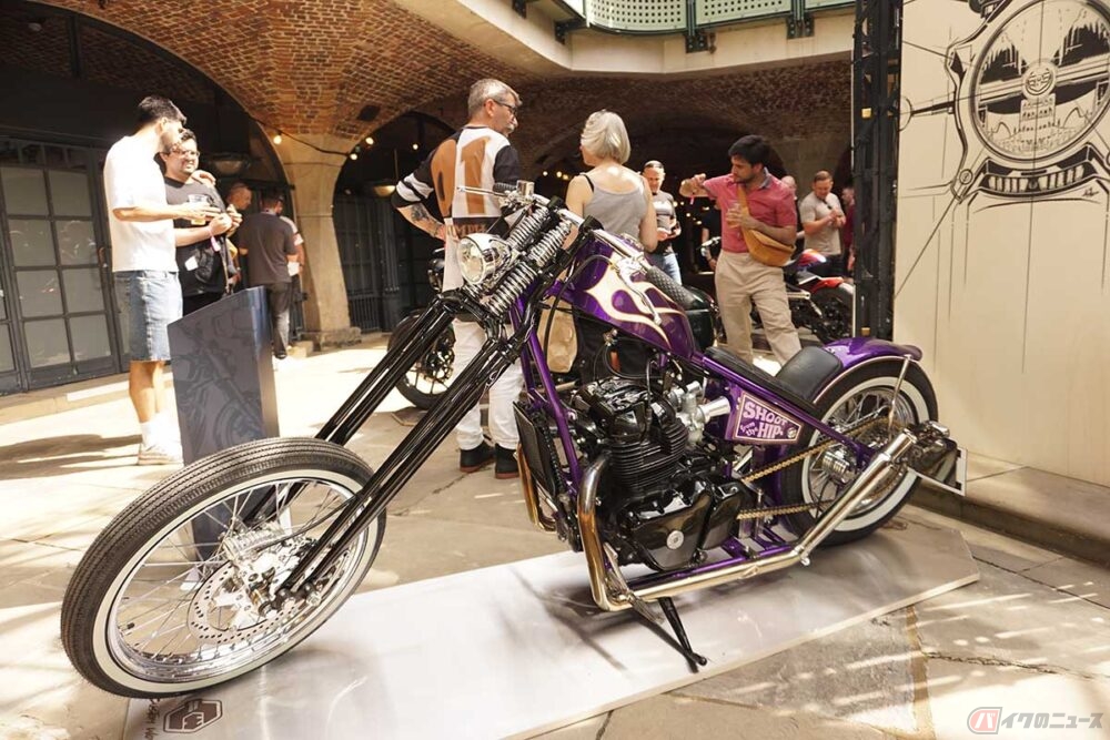 日本人ビルダーの「エンジン2機掛け」カスタムバイクに注目集まる