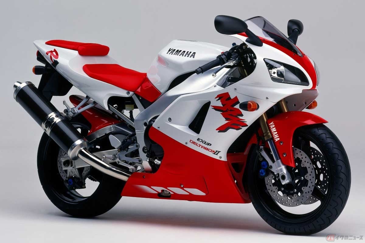 リッター（1000cc）スーパースポーツの先駆けとなった、1998年発売のヤマハ「YZF-R1（4XV型）」。最高出力は150PS。