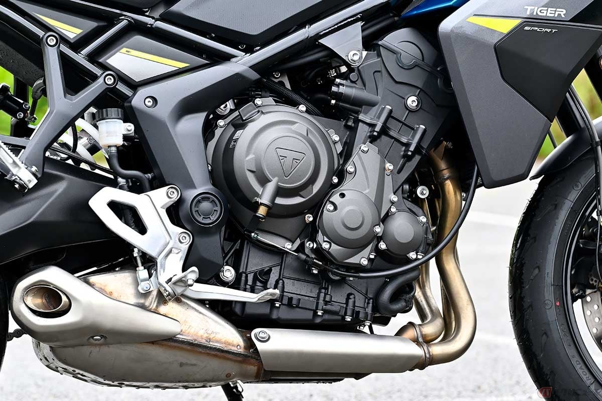 排気量660ccの水冷並列3気筒DOHC4バルブエンジンを搭載