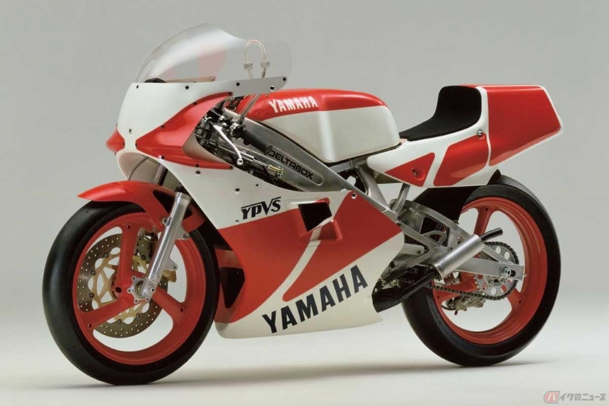 ヤマハの市販レーシングマシン「TZ250」は、1987年型（写真）までシングルディスクを採用